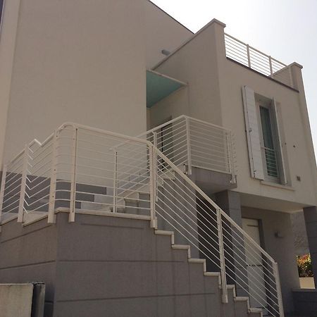 Appartamenti Villa Giulia - Walterigato Apartments Solo Per Famiglie ليدو دي يسولو المظهر الخارجي الصورة